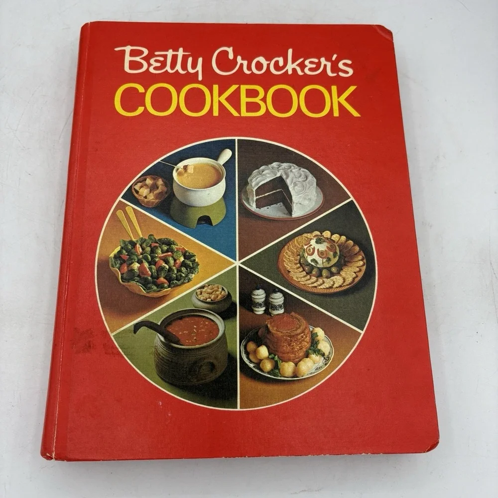 Betty Crocker's Cookbook Red Hardcover 1972 Pie Cover Sears Holiday Ed 12 Print